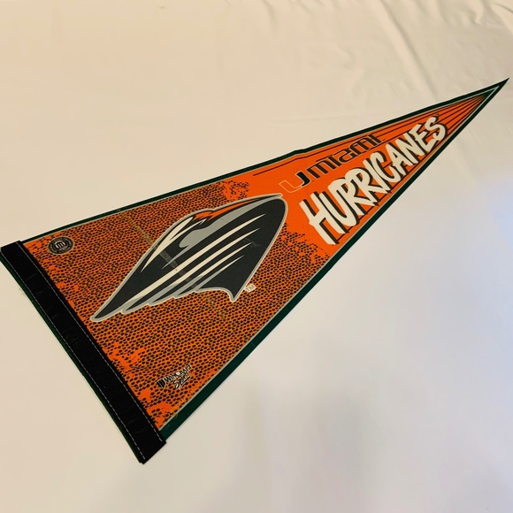 Vintage Wincraft University of Miami UMiami Hurricanes Logo 30" Pennant Flag - Picture 1 of 14